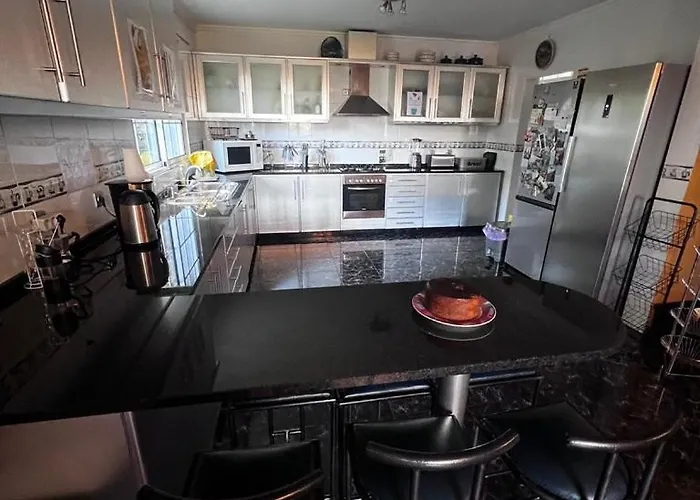 Zajazd Homeoffice Madeira - Coliving & Coworking With A Community *